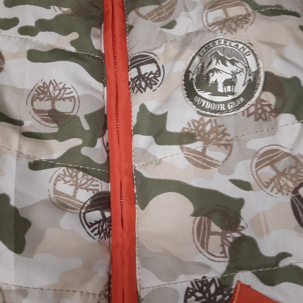 Timberland puffy vest camo size 3T - Picture 3 of 5